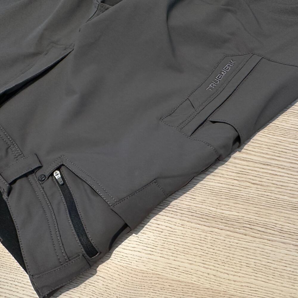 Truewerk Cargo Pants Mens 36x32 Gray Softshell Work Outdoor Utility Travel Hike - Picture 4 of 14